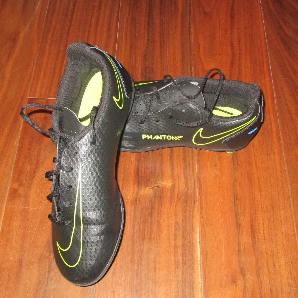 Nike Kids' Phantom GT Club FG Soccer Cleats